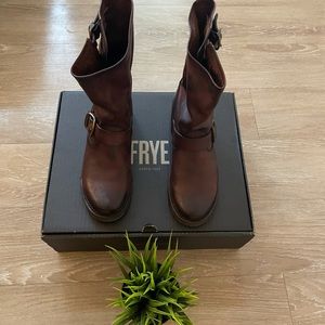 Veronica Short FRYE boot